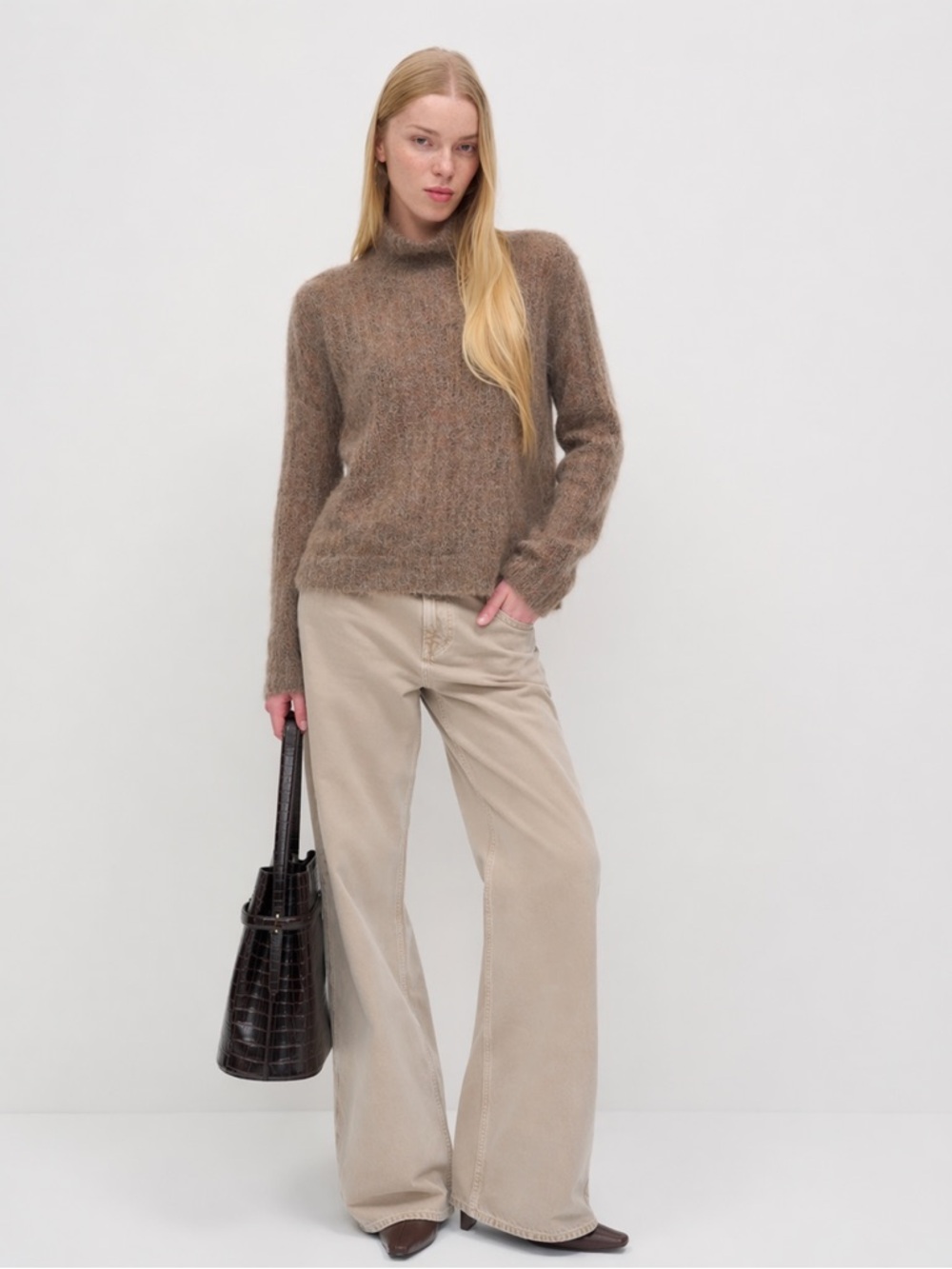 Brazeau Tricot Fuzzy Alpaca Brown Sweater